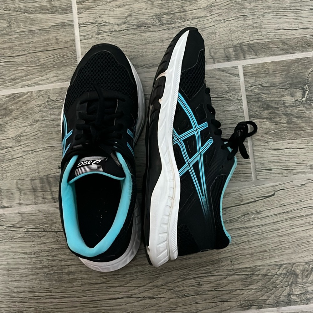 Asics Sneakers